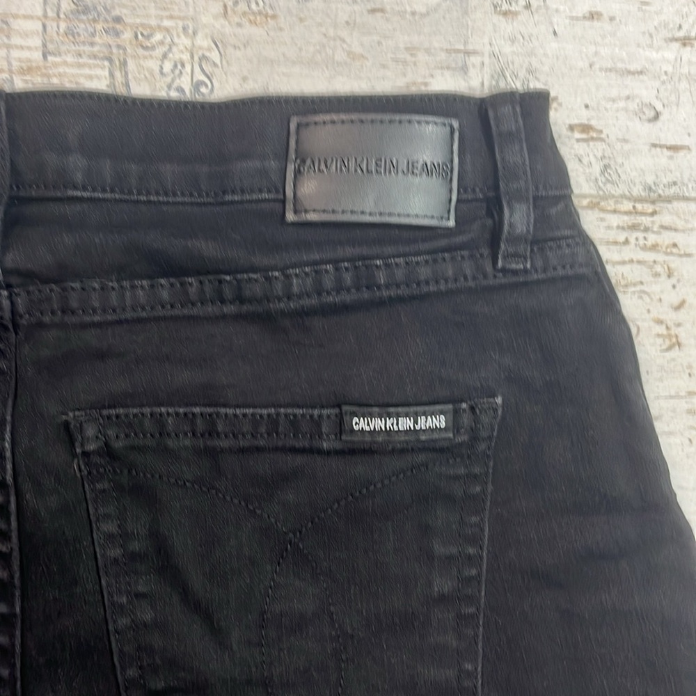 Calvin Klein Women's High Rise Black Denim Shorts Size 6 - Picture 9 of 9